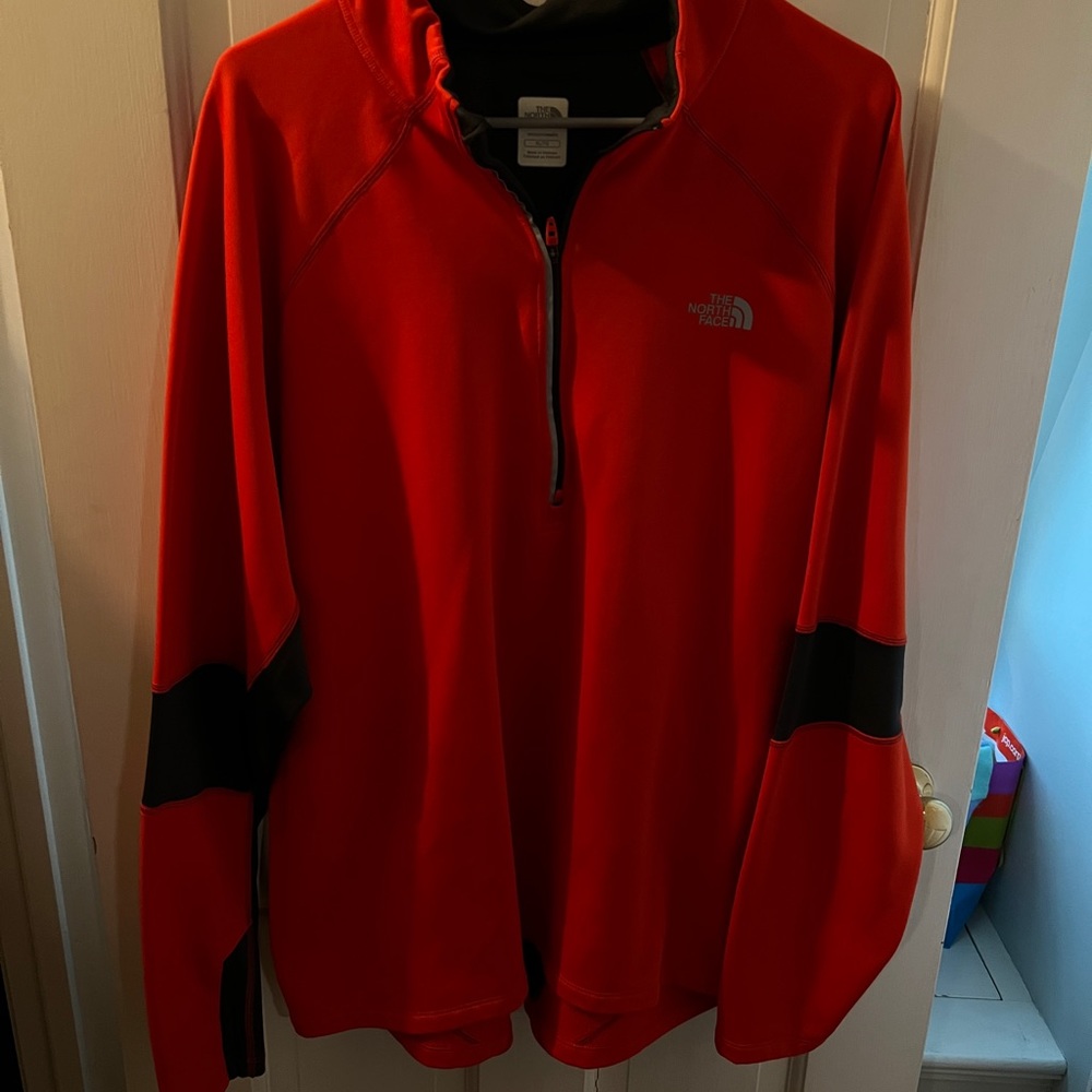 Men’s XL 1/4 zip pullover North Face jacket. Like new.